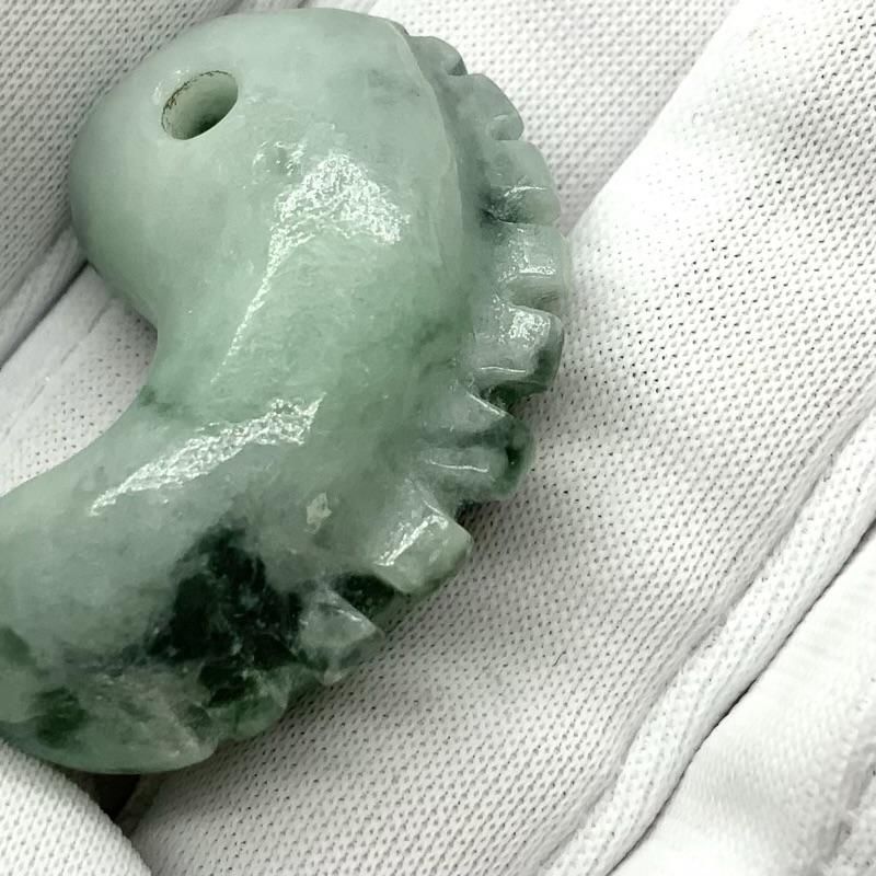 糸魚川翡翠‼️獣形勾玉‼️ 購入時10万円以上‼️これ以上の値引きは