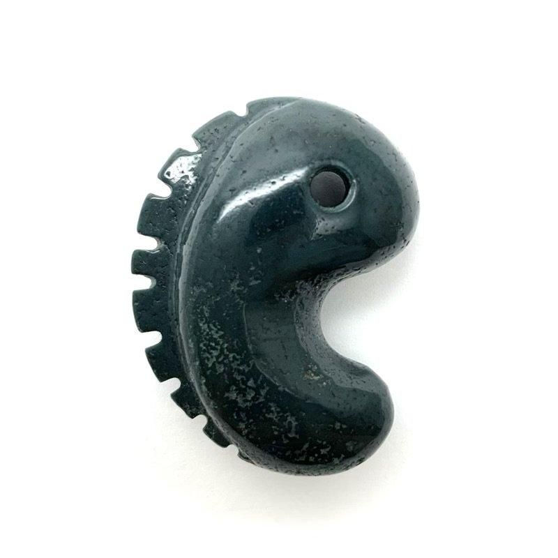 出雲石／碧玉 勾玉 大 AA 獣型 】 出雲石 国産 花仙山 青めのう 緑 鬣