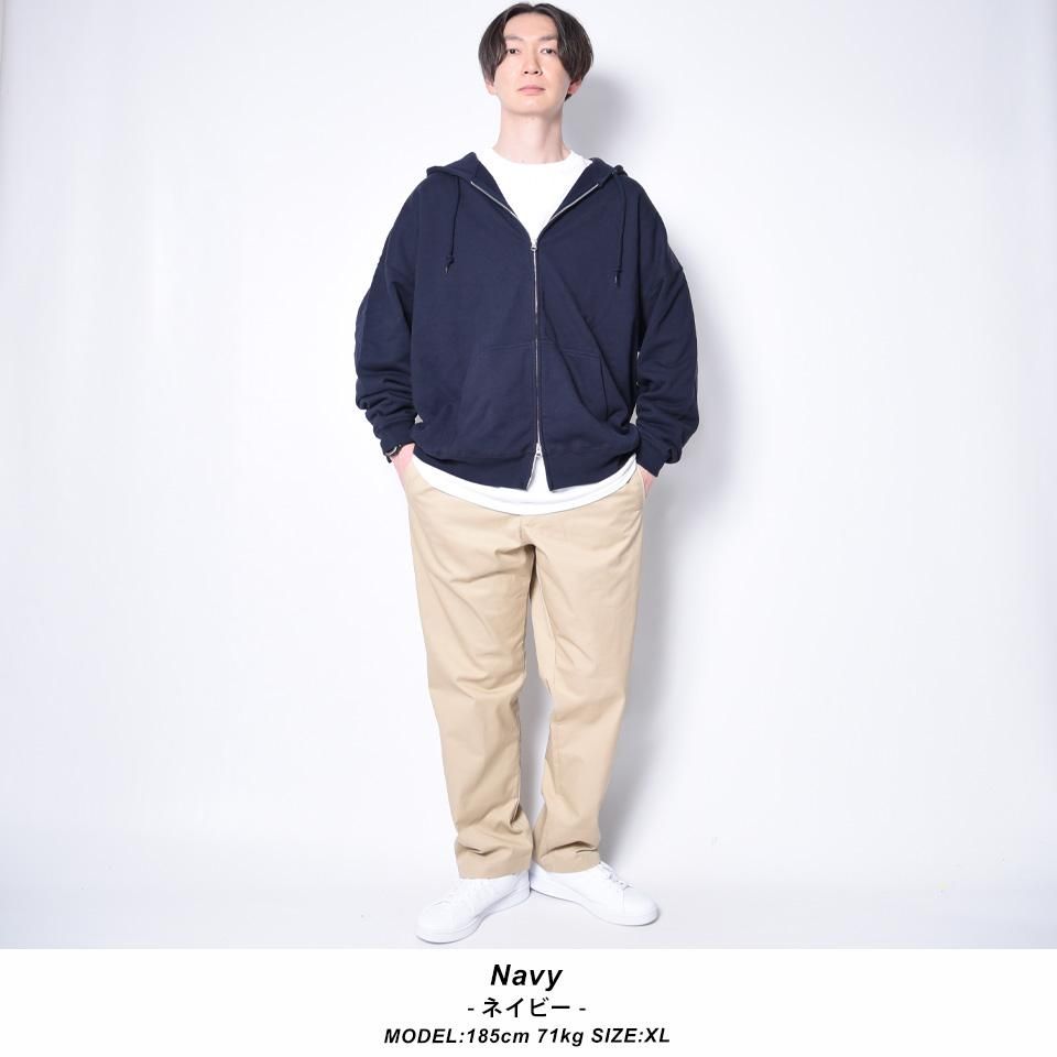 ざっくりとしたシルエットが特徴のビッグシルエットジップパーカー