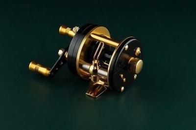 New!! 五十鈴工業/イスズリール 【 Isuzu DD310SSS ライト/右巻き