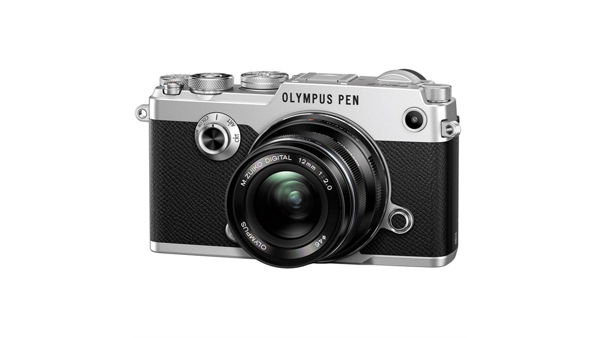 オリンパス、フィルムカメラのようなEVF内蔵ミラーレス「OLYMPUS PEN-F