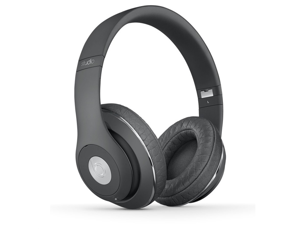 Beats、12時間ワイヤレス稼動対応の「ALEXANDER WANG」コラボ