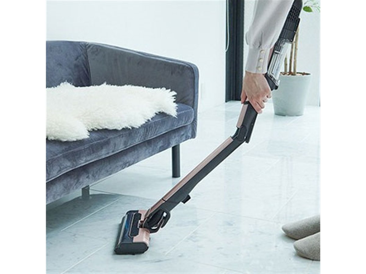 Shark、パイプが曲がる「FLEX機能」を搭載したコードレススティック