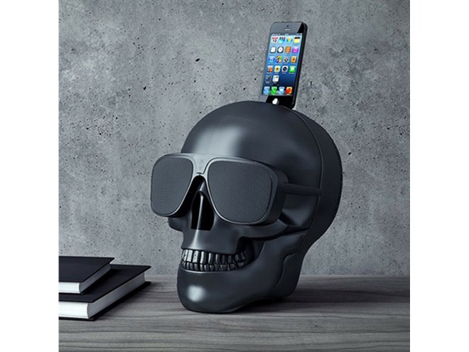 サングラスをしたドクロデザインのBluetoothスピーカー「AeroSkullHD+