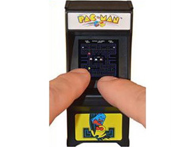 実際にプレイできる、超ミニサイズのアーケード型ゲーム機「TINY