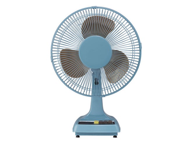 アピックス、ガチャっと押すボタンを採用したレトロ扇風機 - 価格.com