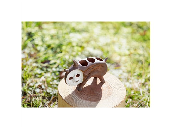 海洋堂、岡本太郎氏が手がけた「猛獣」をデスクトップサイズで