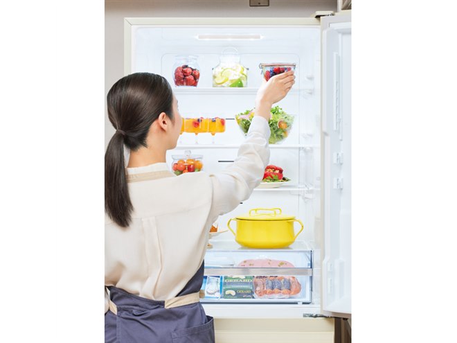 東芝、片手で高さを調節できるスライド式「フリードアポケット」搭載3