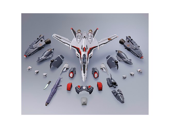バンダイ、「メサイアバルキリー」アルト機をスーパーパーツ装備で