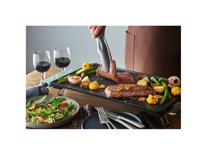 厚さ約3cmにたたんで収納できる「Toffy スリムグリルプレート」が本日6