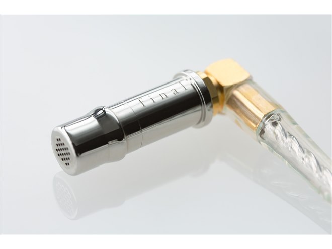 final、BAドライバーを鼓膜に近づけるイヤホン「F7200」を100個限定で