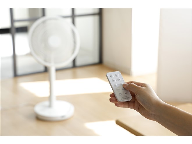 シロカ、温度センサーを新搭載した「DC 音声操作サーキュレーター