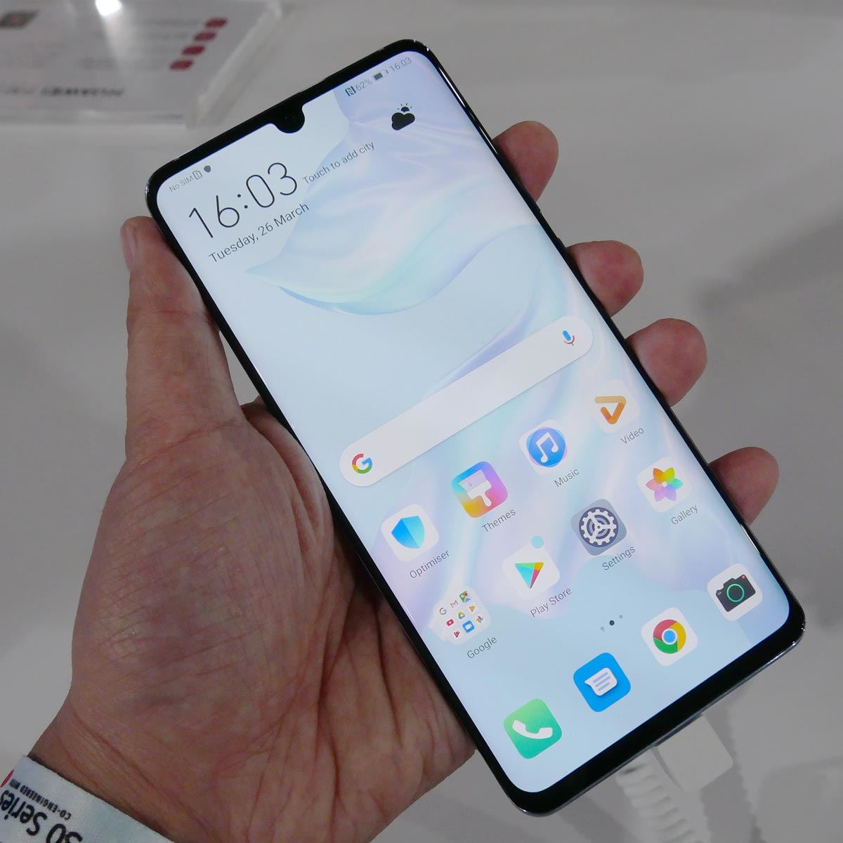 ファーウェイが新型スマホ「P30 Pro」＆「P30」発表。暗所撮影、ズーム