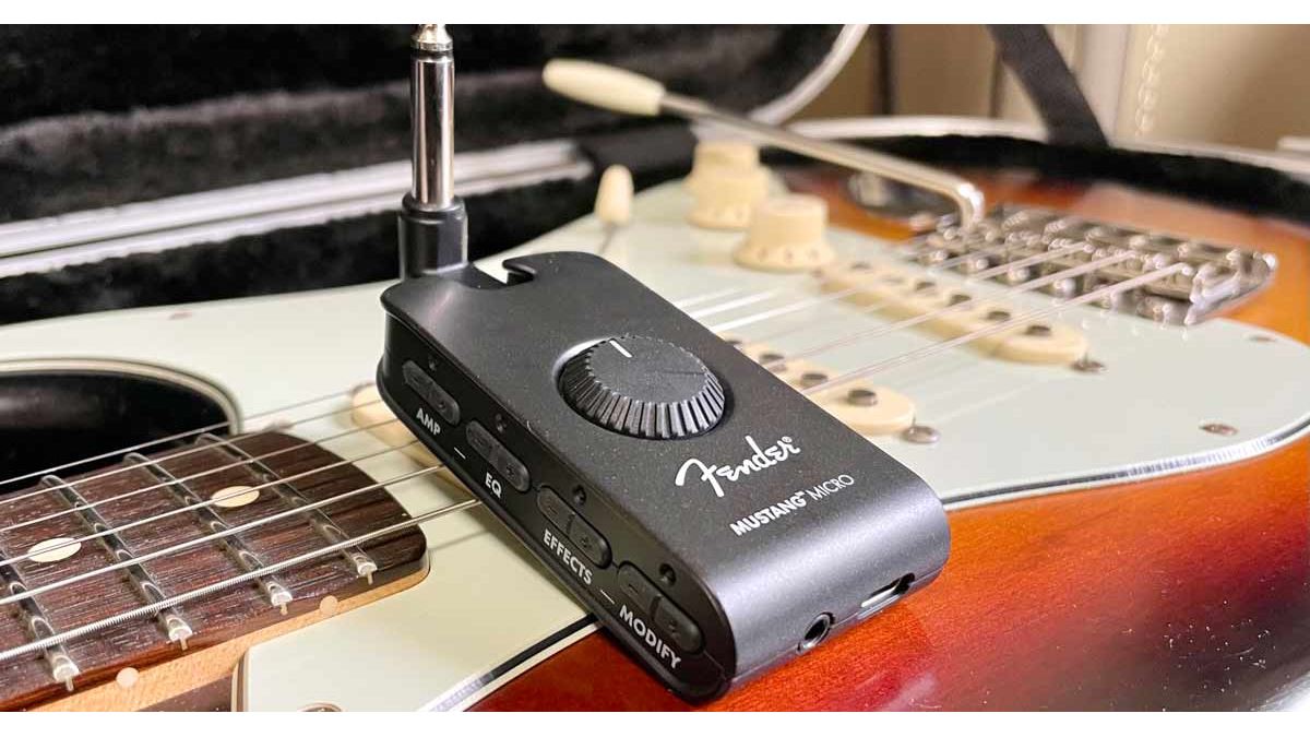 ついにFenderからも出た！ 直挿し型のヘッドホンギターアンプ「Mustang