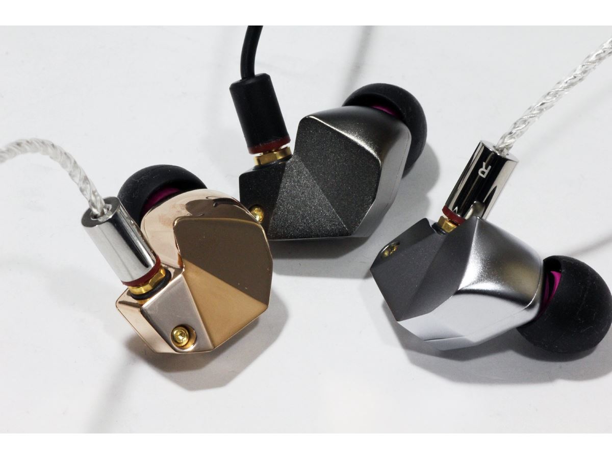 音楽ジャンルに合わせて音作りを最適化！ finalの新機軸イヤホン「B1