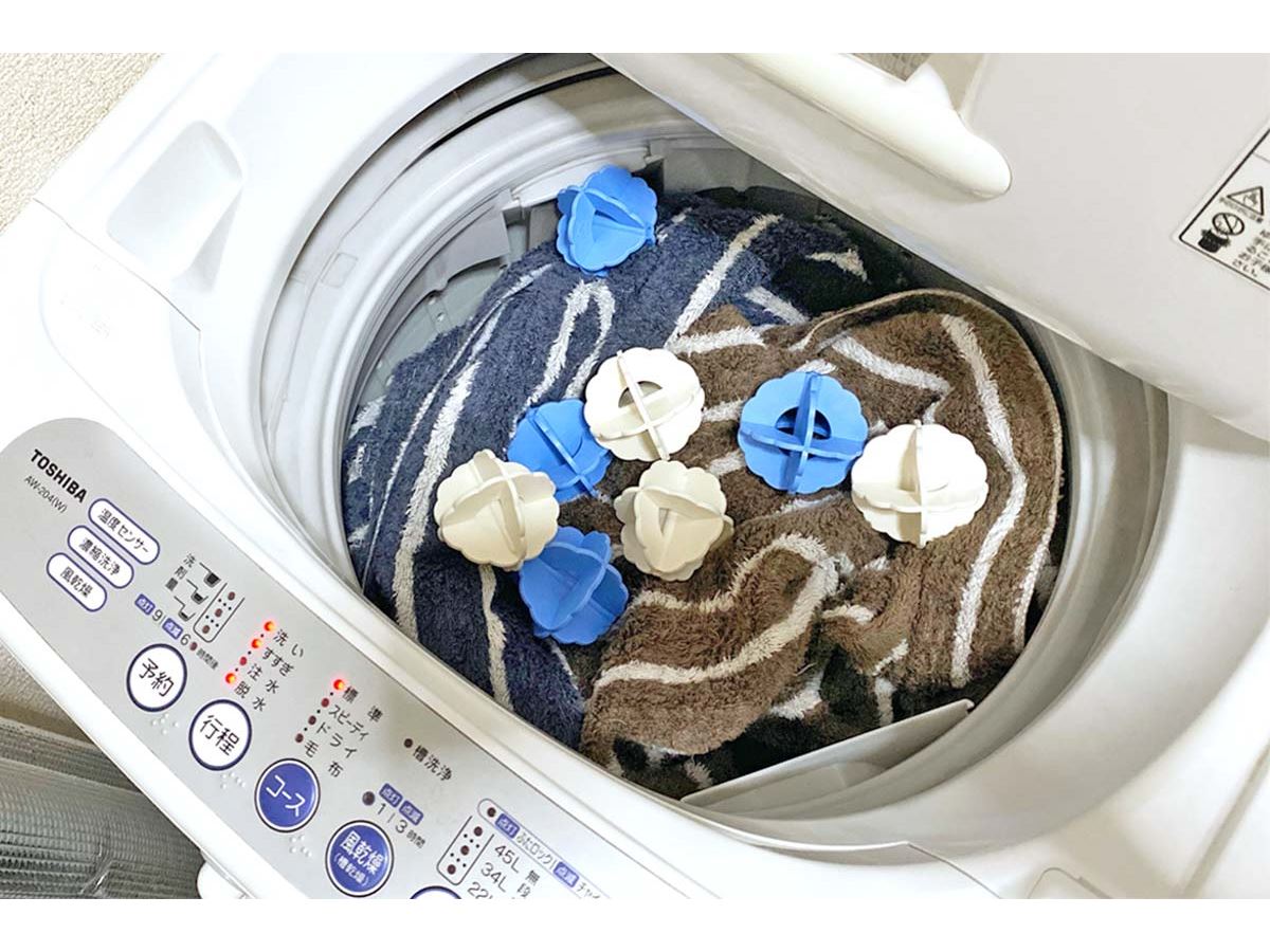 洗濯ボール」で洗濯物がからまなくなるって本当？ 3種類を試してみた