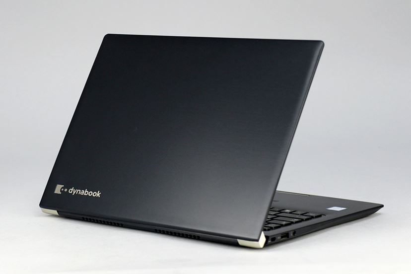 タフで長時間使える実力派モバイルノート「dynabook UX53/D」レビュー