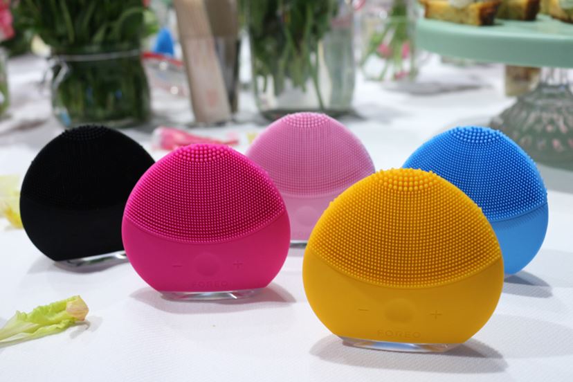 世界初のシリコン製スキンケアデバイス、FOREO「LUNAシリーズ」が日本