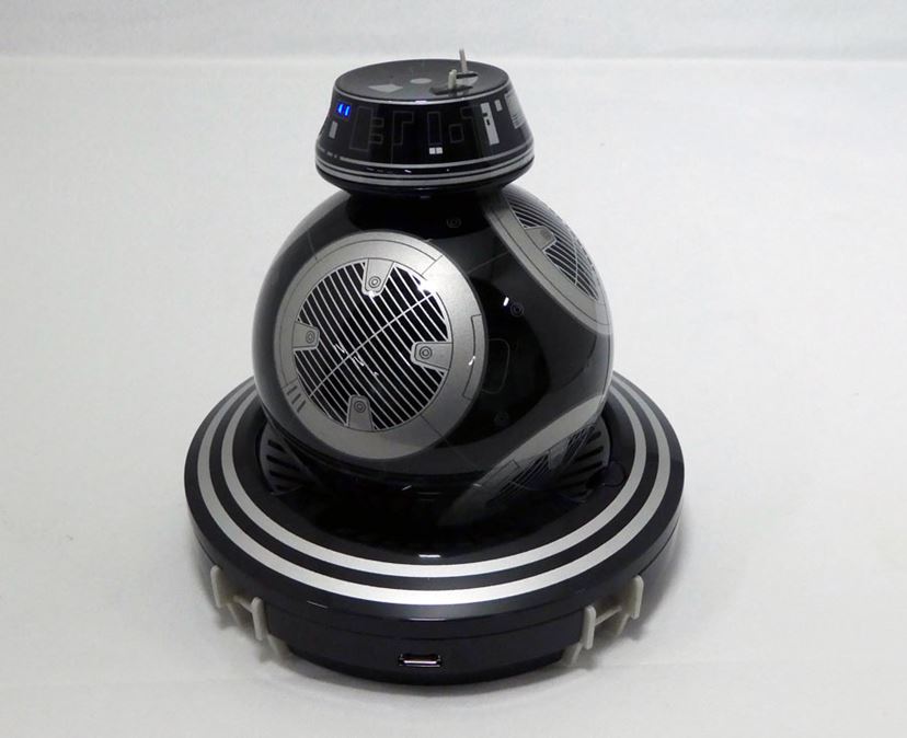 最新作公開記念】スマホで動く「スター・ウォーズ」のドロイド4種類と