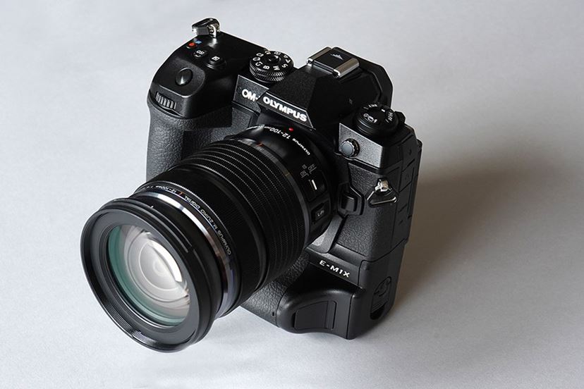 オリンパスのプロ向けミラーレス「OM-D E-M1X」レビュー、注目の新機能