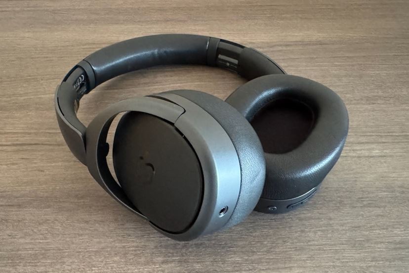 Edifierの平面磁界型ドライバー搭載ワイヤレスヘッドホン・完全