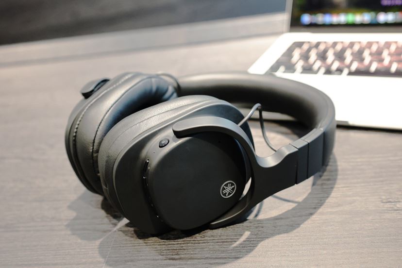 ヘッドホンで映像に没入できる！ 家エンタメ専用ヘッドホン「YH-L500A