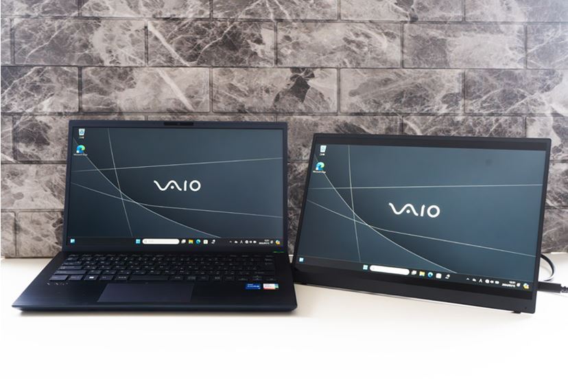 独自カバースタンドの”発明”がモバイルディスプレイとしての魅力を