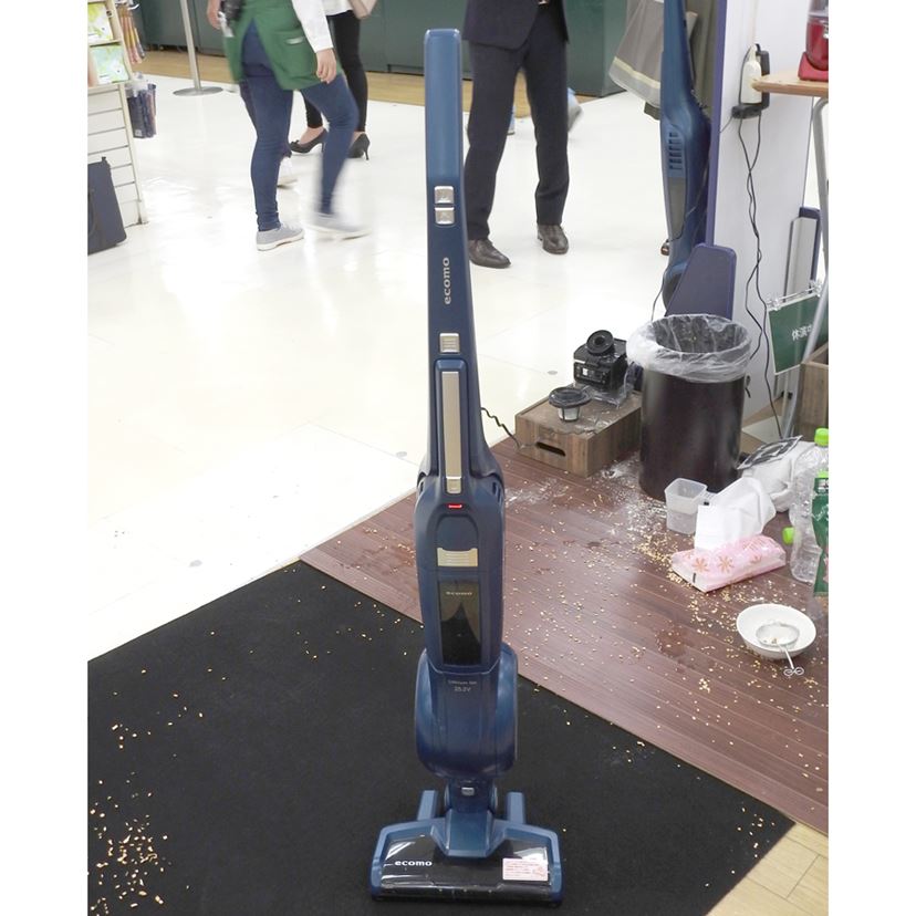 世界初“水”フィルターだから清潔で吸引力が持続する!? コードレス掃除