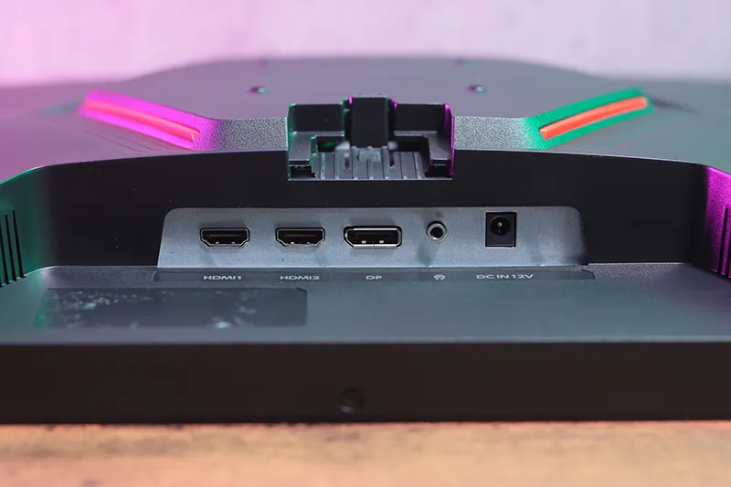 価格.com - [PR企画]テレビのレグザが開発したゲーミングモニター「RM