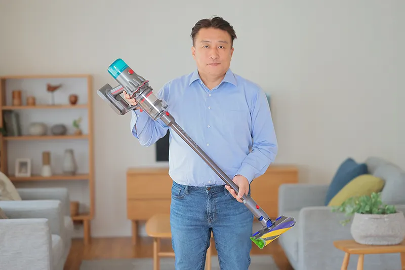 価格.com - [PR企画]ダイソンのLED「Fluffy Opticクリーナーヘッド」の魅力