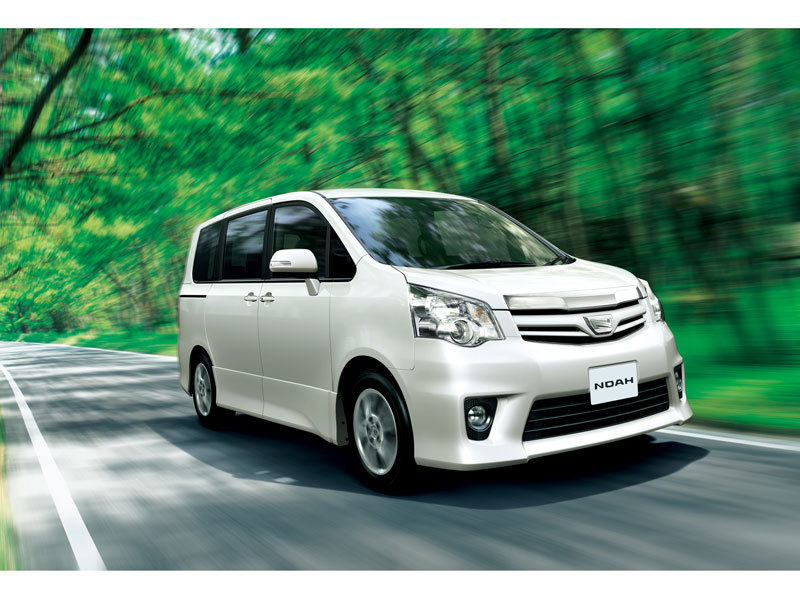 トヨタ ノア 2007年モデル X 4WD (8人乗り)の価格・性能・装備