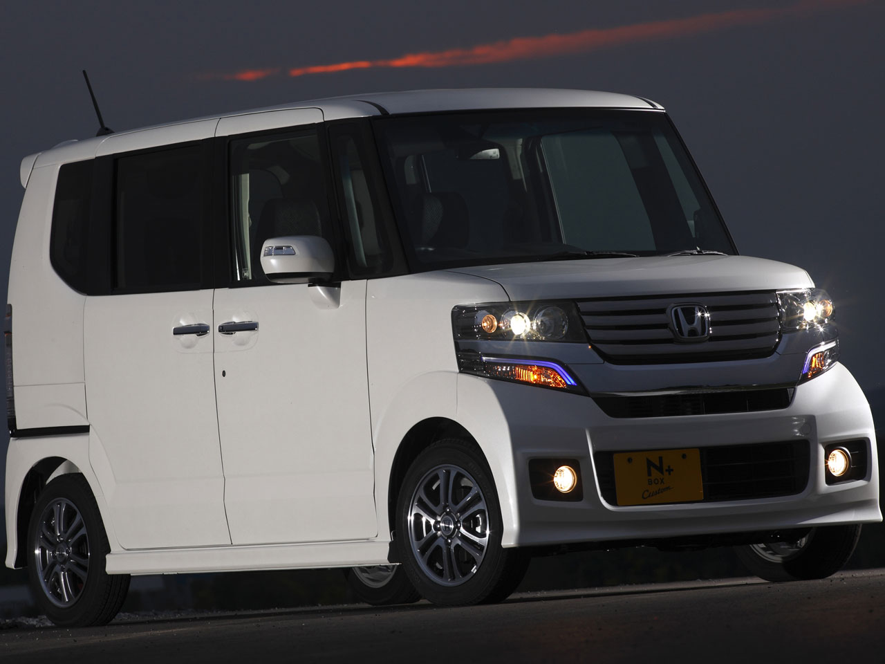 ホンダ N-BOX + カスタム 2012年モデル G ターボSSパッケージ 4WDの