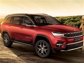 ジープ コマンダー 2022年モデル Longitudeの価格・性能・装備