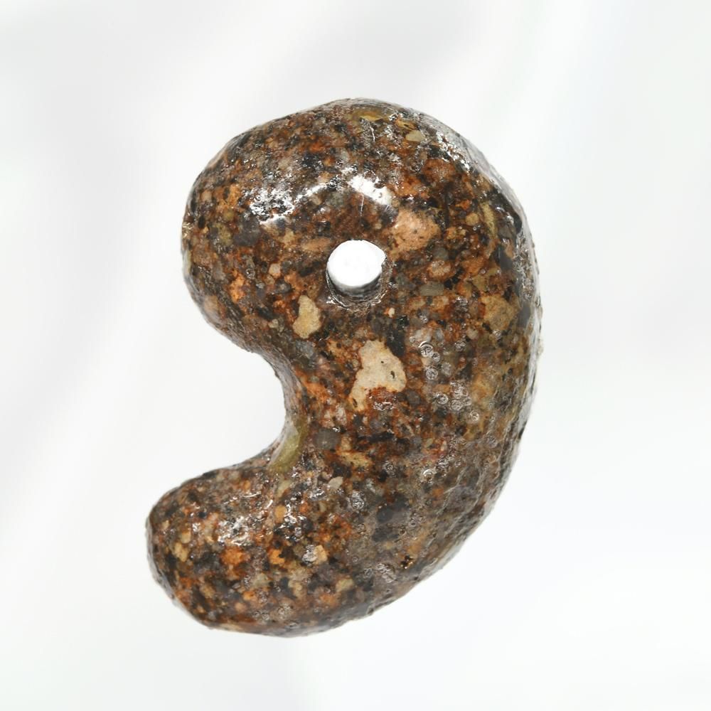 鎌倉石 神奈川県産 勾玉 33x22mm #PK104 - プレミアム天然石専門店