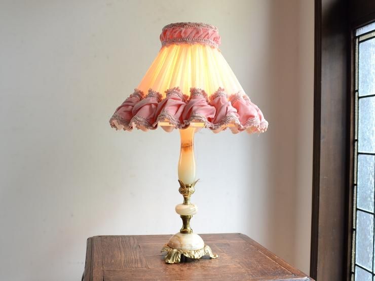 フリルシェード付 マーブルテーブルランプ（H49cm）｜アンティーク照明