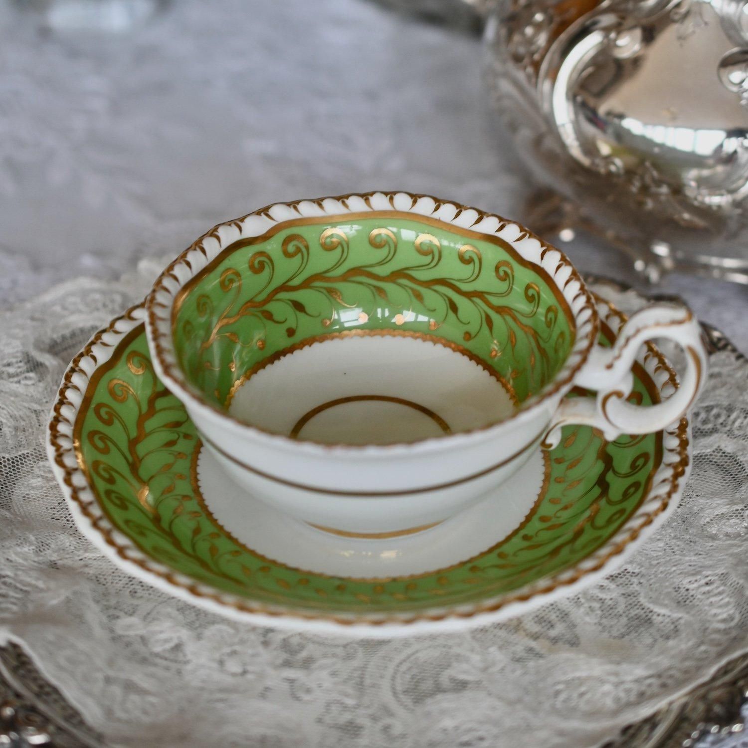 1820年代 H&Rダニエル 明るい黄緑色と金彩 セカンドガドルーン