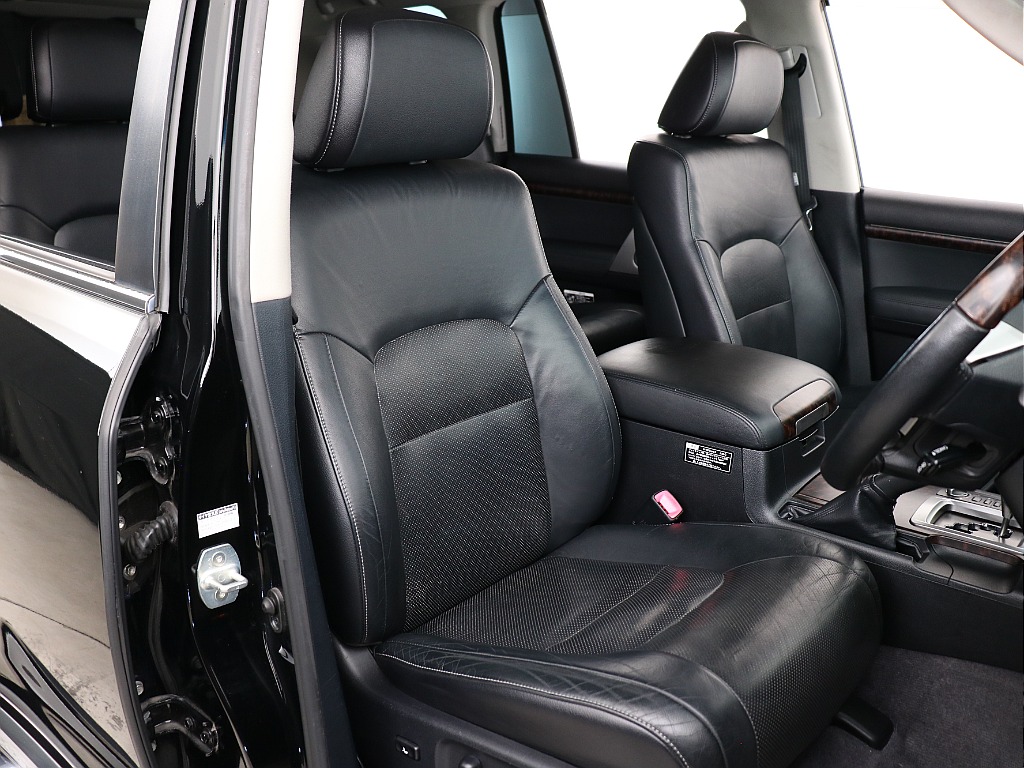 トヨタ ランドクルーザー200 4.6 ZX 4WD(H25年式,5.4万km) | FLEX