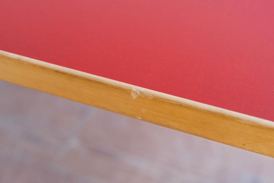 Alvar Aalto 83 テーブル リノリウムレッド | 北欧家具 haluta (ハルタ)