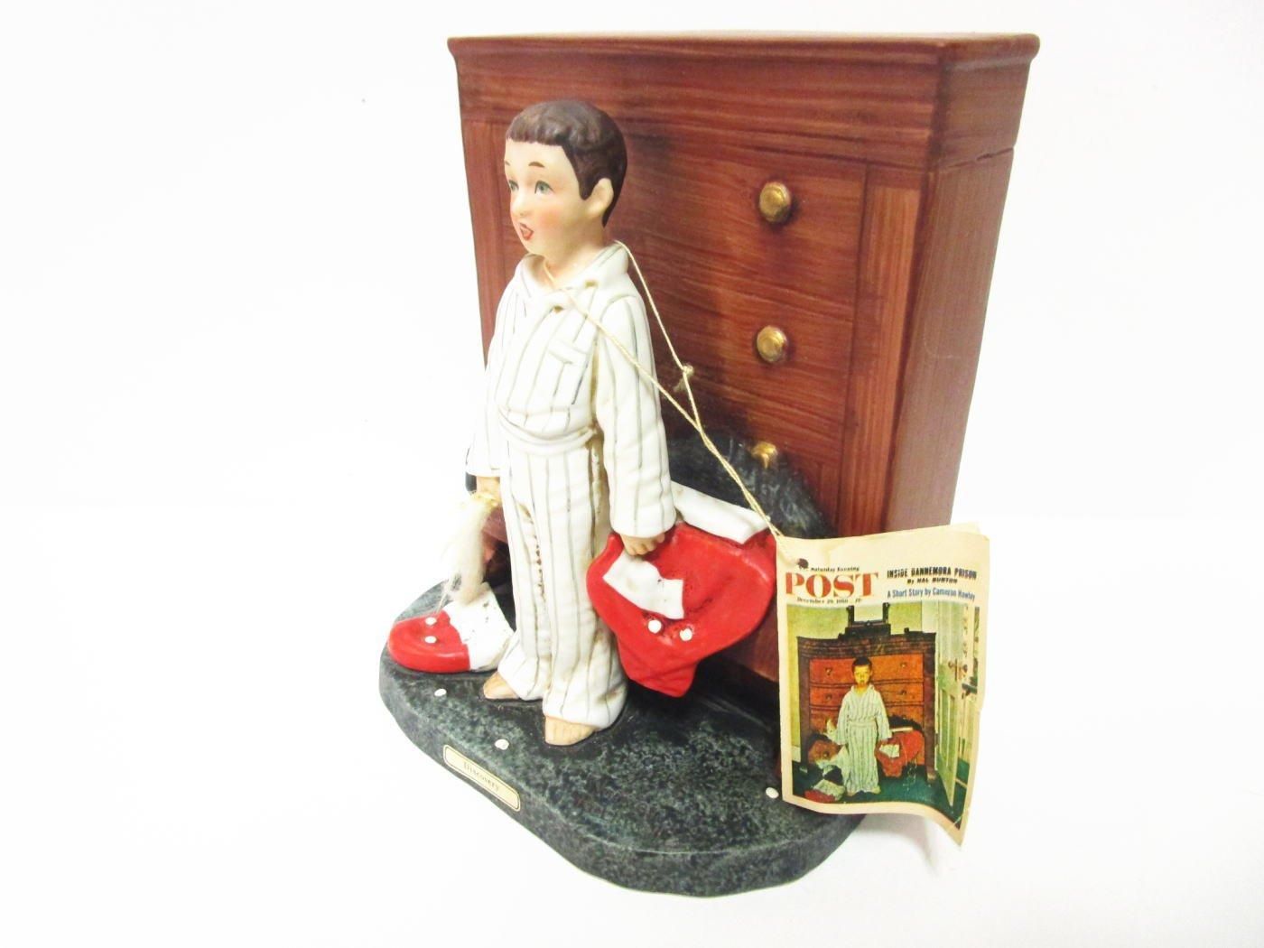 ノーマン・ロックウェル Discovery サンタの衣装を見つけて驚く男の子