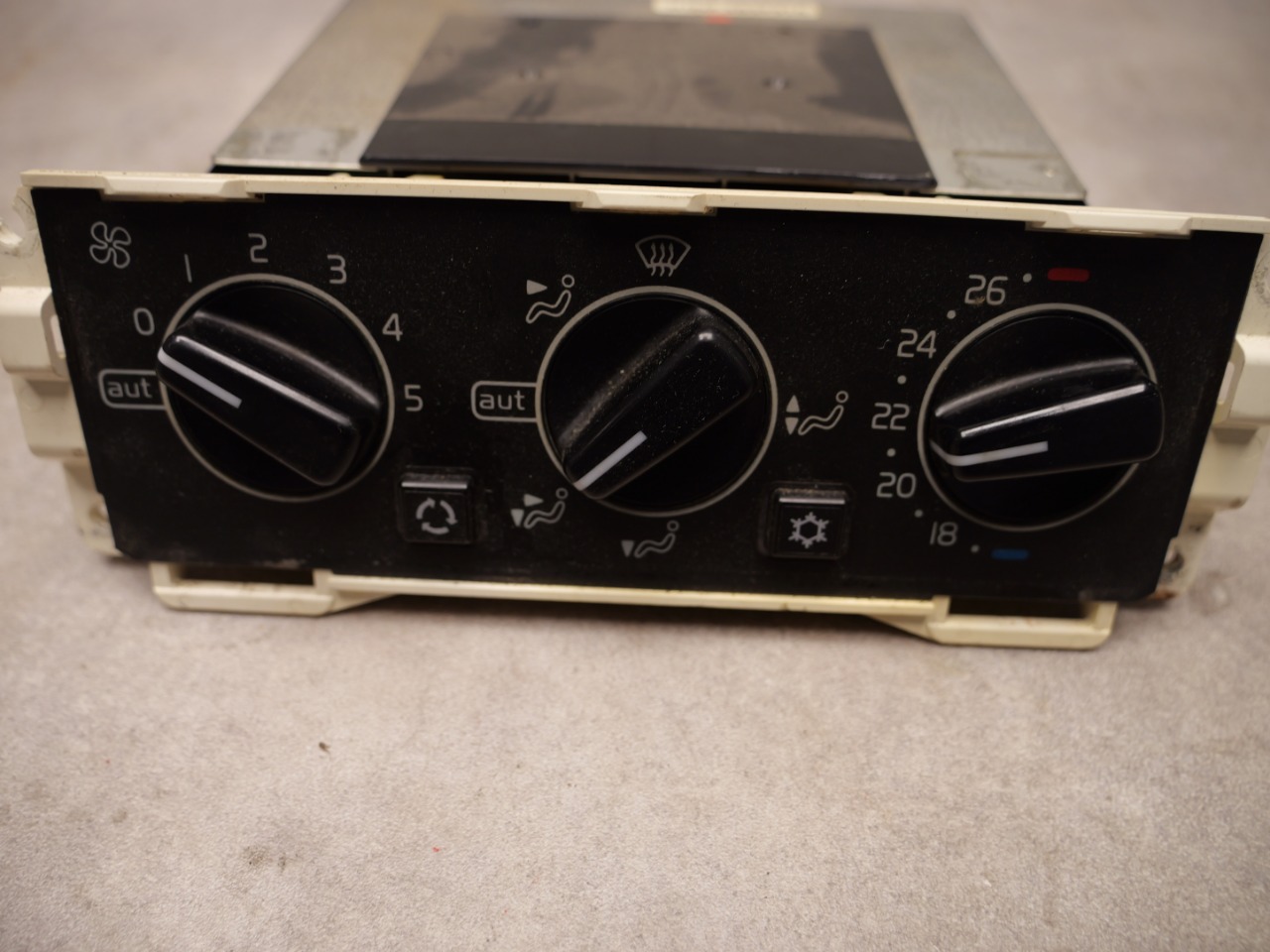 Climate control panel heater for Volvo 940 [1991-1998] - Car