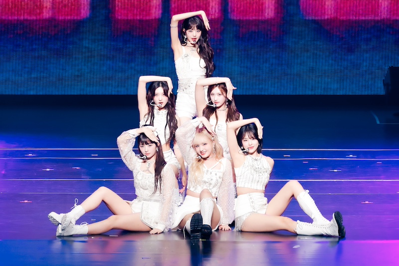 オフィシャルレポ】IVE、大歓声の初日本単独コン「いつもDIVEのそばに