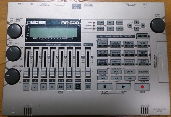 MTRの手軽さ 薄型8トラックデジタルレコーダー BOSS BR-600 | SOUNDRAWER