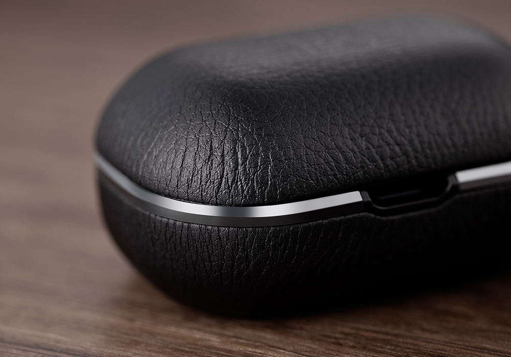 BANG ＆ OLFSEN Beoplay E8 2.0 | ワイヤレス充電＆最大16時間に対応