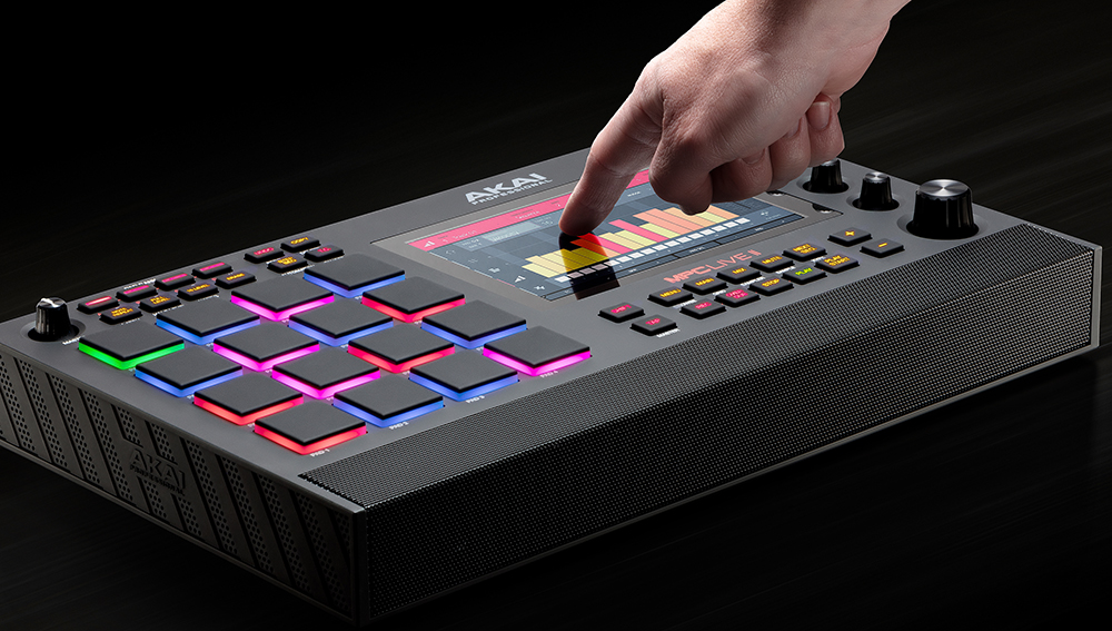 AKAI MPC LIVE 2 | 人気の音楽制作マシンがバージョンアップ