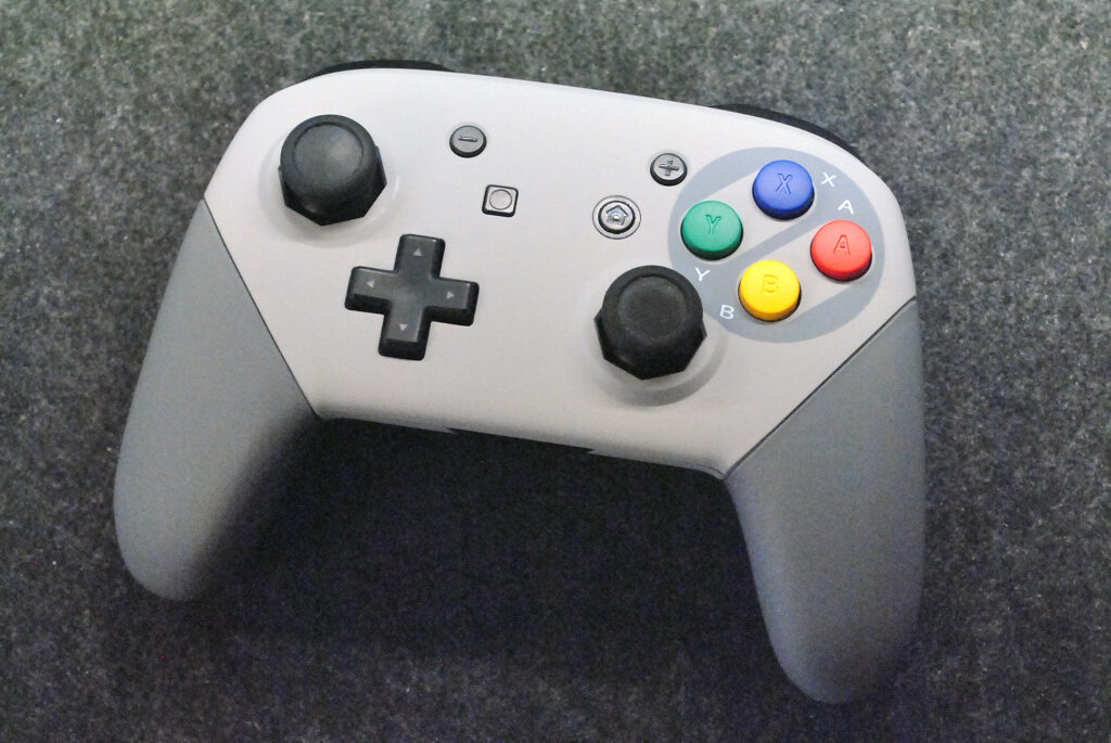 プロコンの外装を替えてスーファミのコントローラーっぽくしてみた