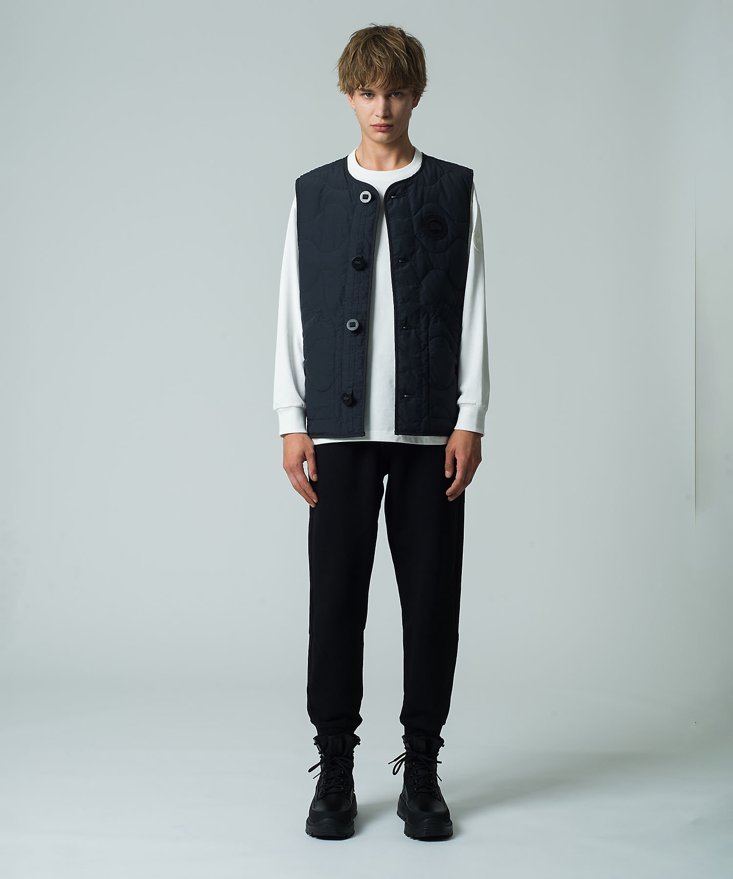 1075UJ-01-BLACK?$VS_1500$