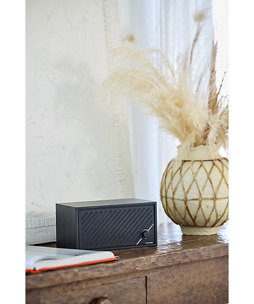 Model Two Digital ブラック・ブラック | Tivoli Audio