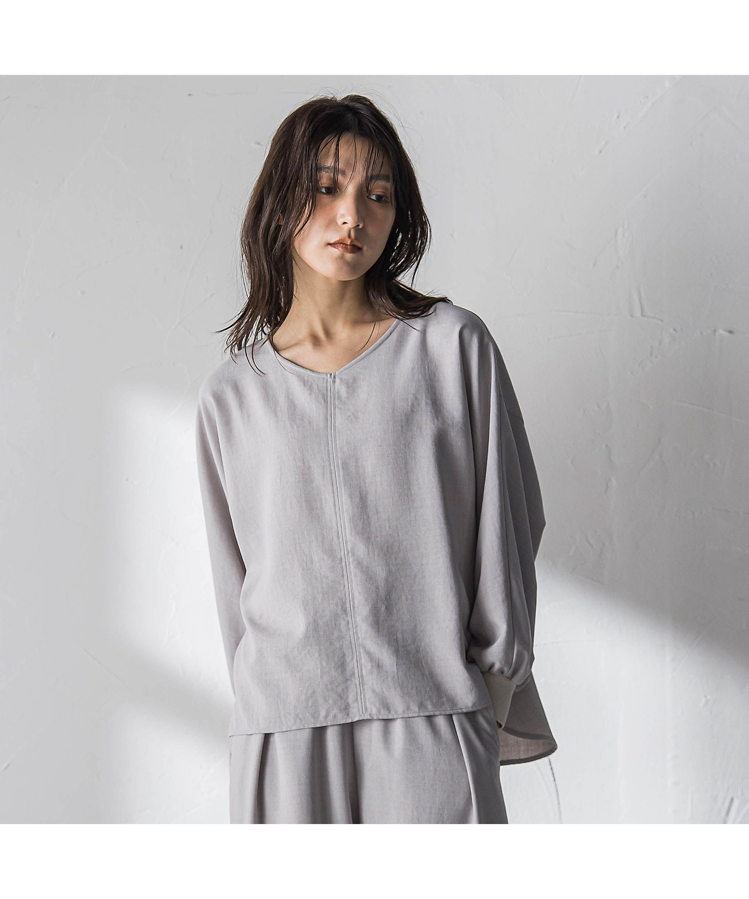 一瞬で楽とキレイを叶える】タンブラーオックスギャザー袖ブラウス