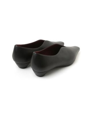 Curved Line Low Heel Pumps | Mame Kurogouchi