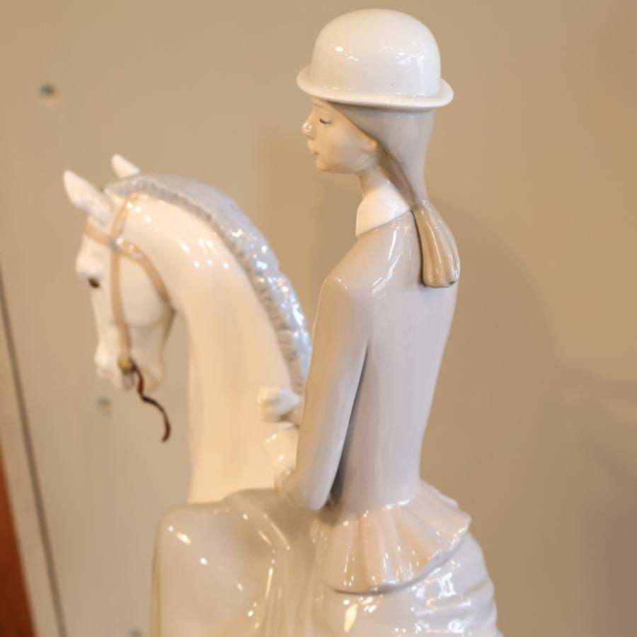 LLADRO リヤドロ フィギュリン 白い馬の少女 4516 陶器 置物